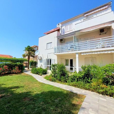 Apartments Neva & Neva Beach House Srima Extérieur photo