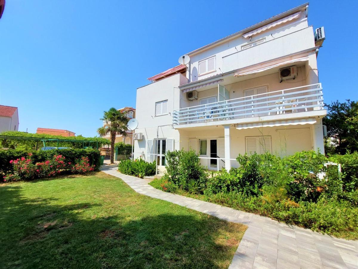 Apartments Neva & Neva Beach House Srima Extérieur photo
