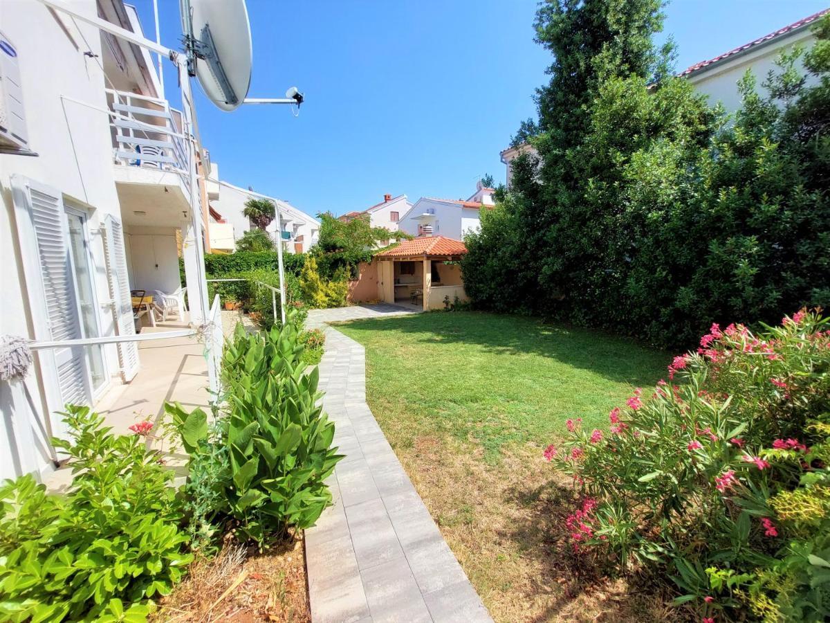 Apartments Neva & Neva Beach House Srima Extérieur photo