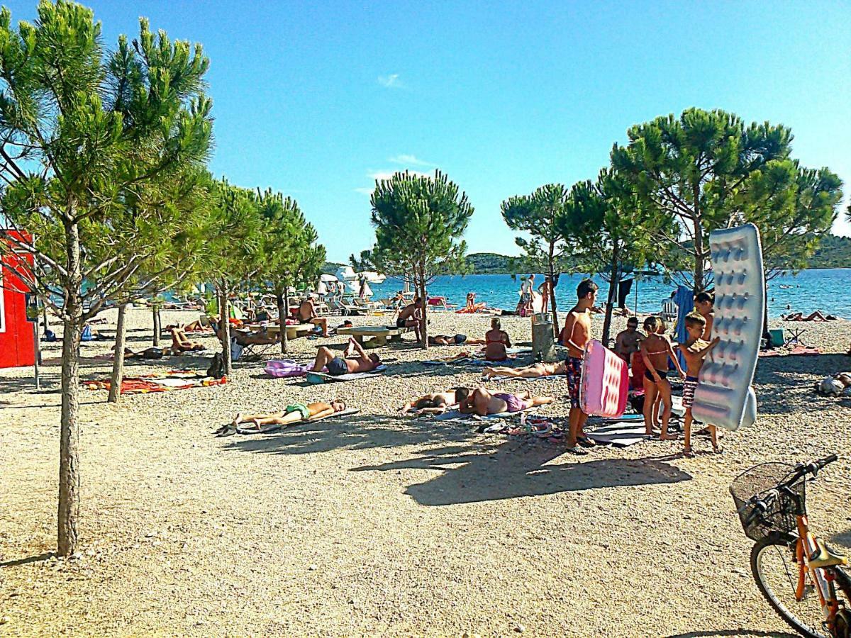 Apartments Neva & Neva Beach House Srima Extérieur photo